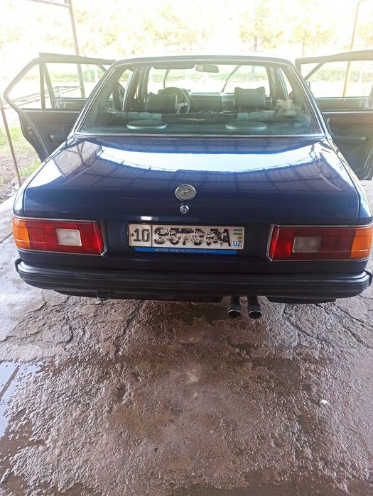 BMW 728 82 г. M30B28 инжектор.