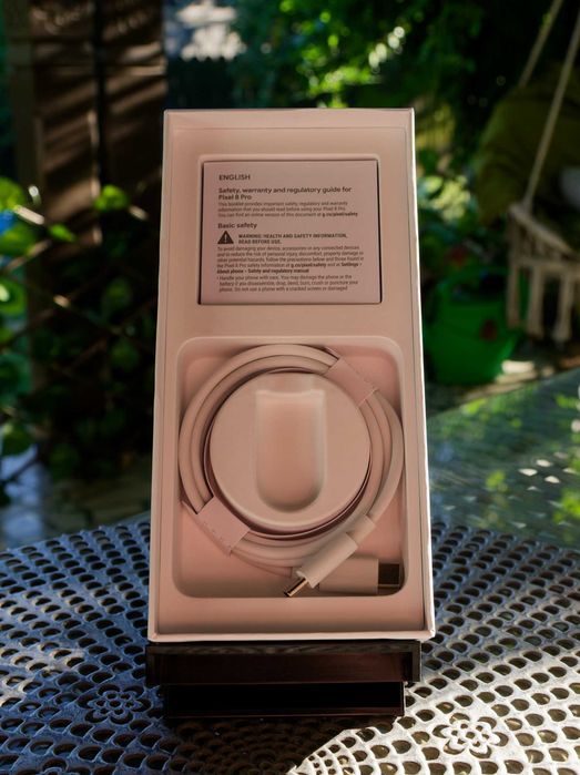 Google Pixel 8 Pro blue