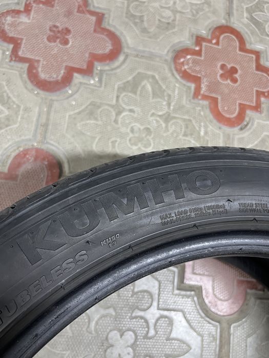 Продам Kumho шины 225/45/17 2 шт