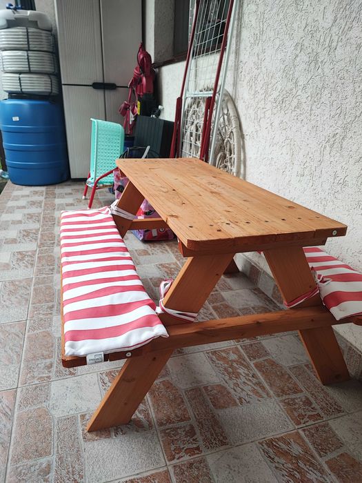 Masuta cu bancute din lemn pt copii
