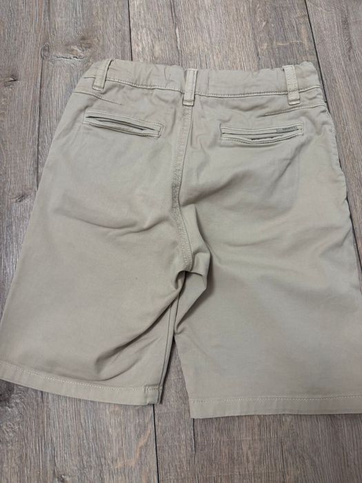 Pantaloni scurți Guess 130 , Camasa mâneca scurta Zara mărimea 134 cm
