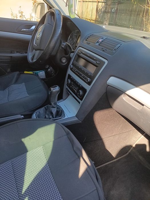 Skoda octavia 2012-1.2 benzina