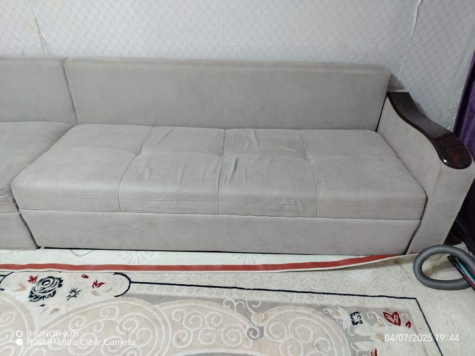 Диван сатылады. 2+2