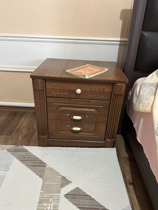 Продается спальный гарнитур бу