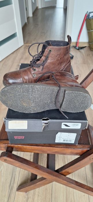 Levis, ghete marimea 40