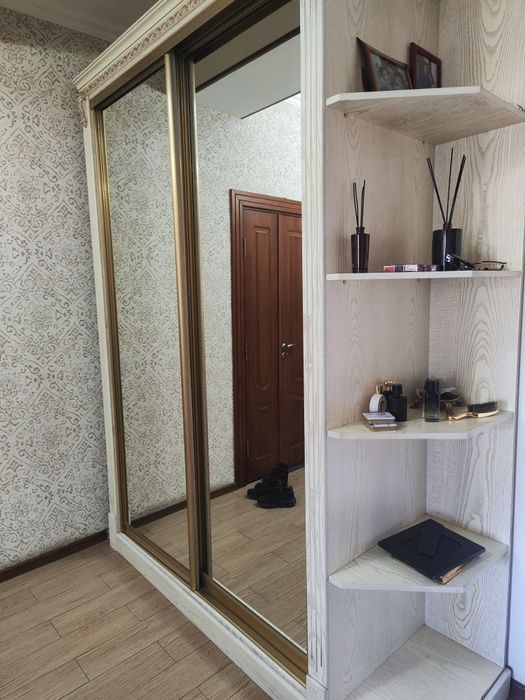 Шкаф в прихожей 2м*0.6