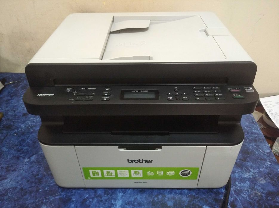 Като нов! Лазерен принтер, скенер и копир 3 в 1 Brother DCP 1810е