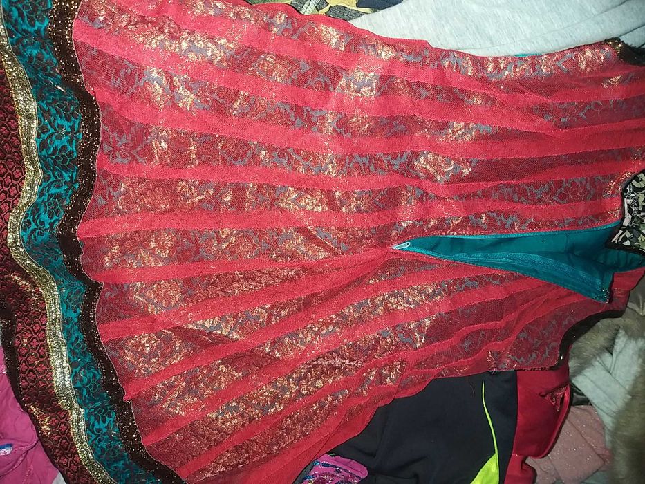 Децки дрехи рокля ш екипи