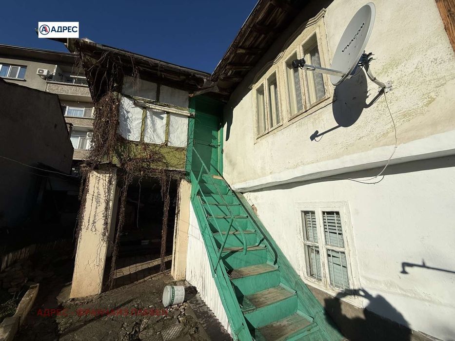 Продава се Къща в Плевен, Идеален център - 154 кв.м за 249 €/кв.м - Снимка #3