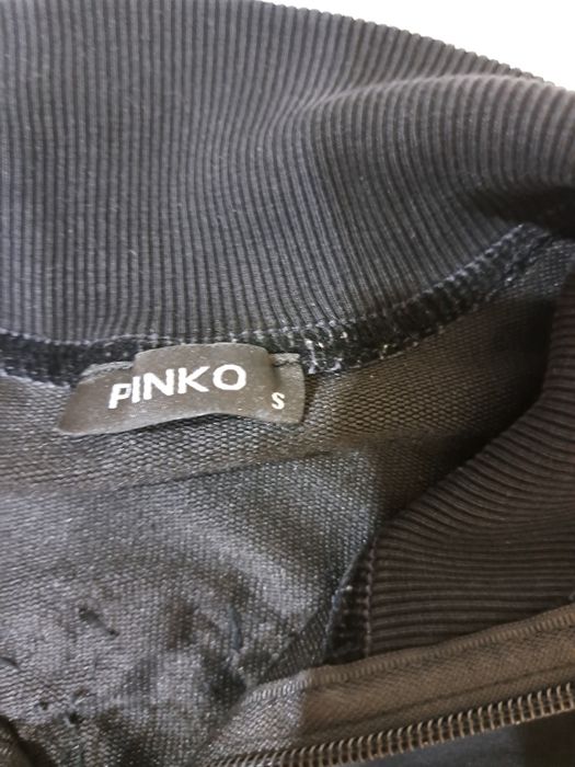 Пола H&M и суичър Pinko