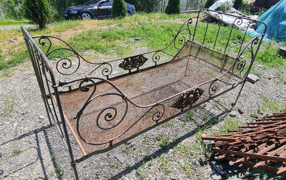 Pat antic stil secesionist Fier forjat.Lemn masiv