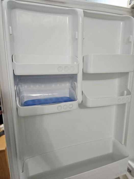 Холодильник LG продам