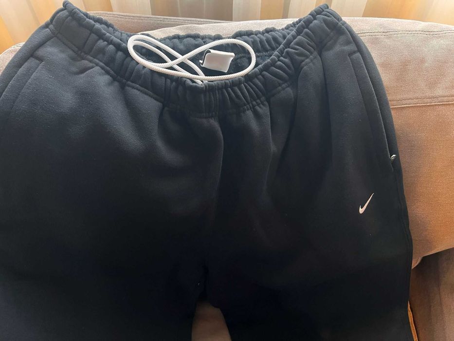 Vand pantalon trening Nike, femei, marimea L. NOI cu eticheta