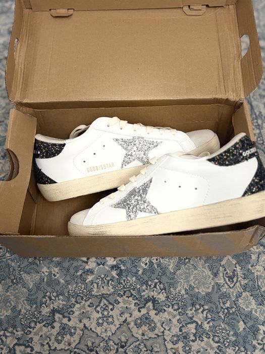 Adidasi Golden Goose noi marimea 38