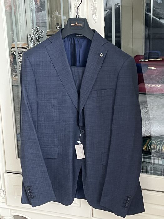 Костюм элегантный от Tagliatore