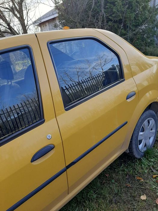 Vând dacia Logan 2010