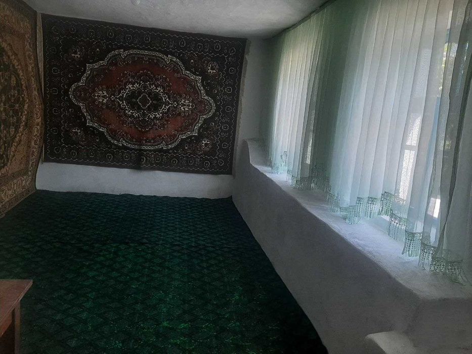 Uy sotiladi.  Srochna