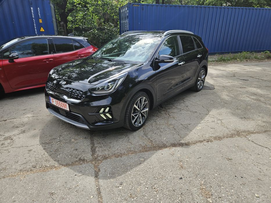 Masini hybrid , cutie automata pentru UBER , BOLT