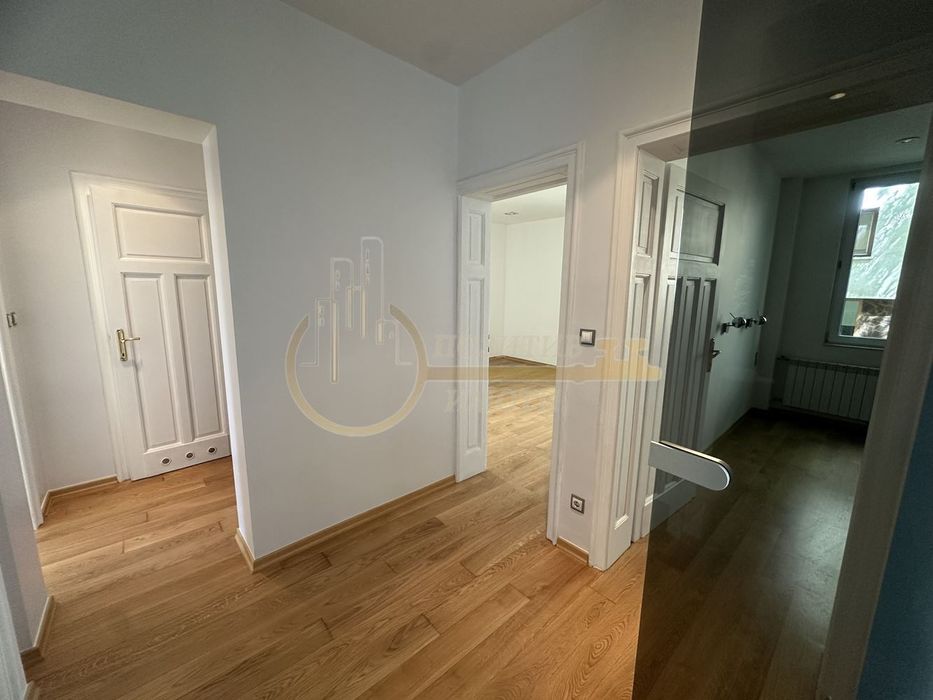 Дава се под наем Офис в София, Център - 120 кв.м за 1300 € - Снимка #4