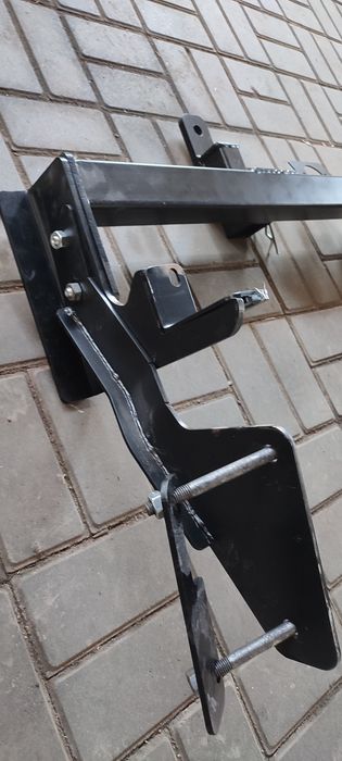 Фаркоп Mitsubishi Delica булка