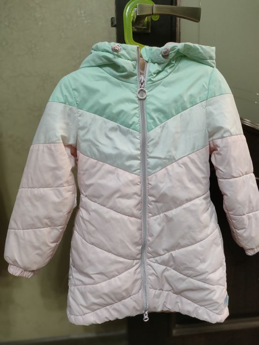 Куртка демисезон на девочку