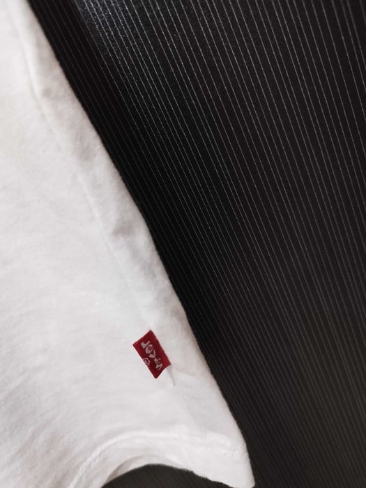 Оригинални тениски Adidas,Levi,s потник Levis