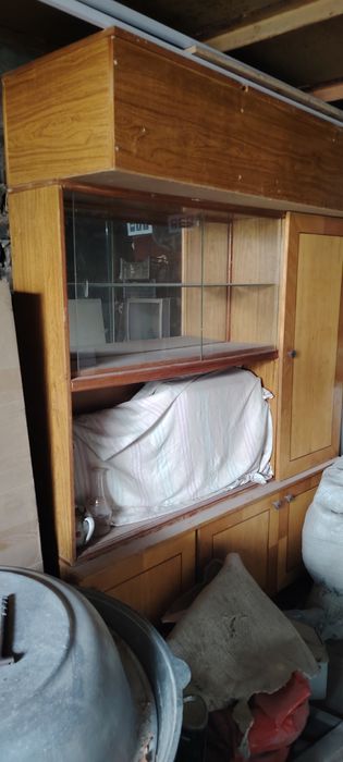 Сервант для хранения посуды