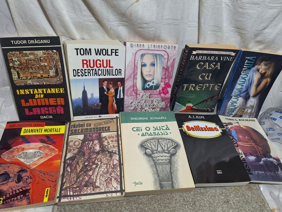 Carti     de   citit .