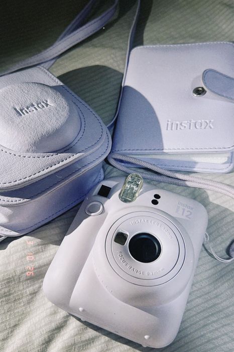 Instax камера с чехлом