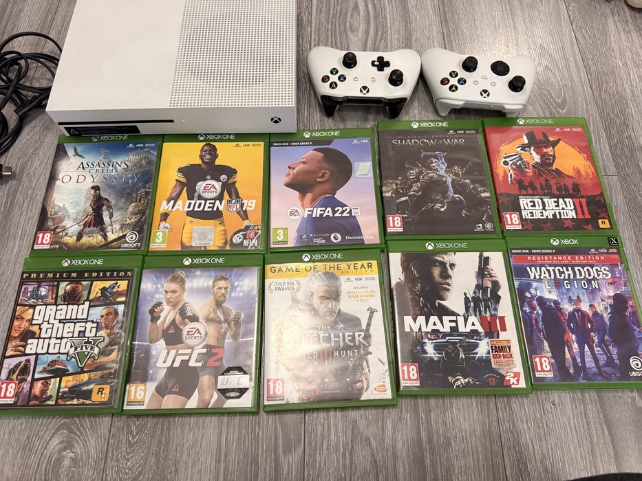 Consolă Xbox One S 500GB + 2 Manete + Pachet 10 Jocuri