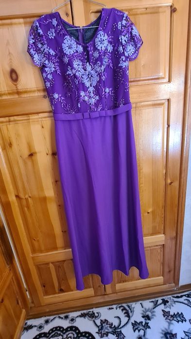 Продаётся срочно платье