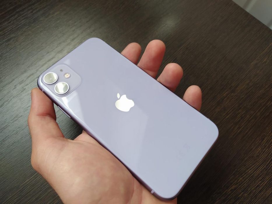 Продам айфон 11