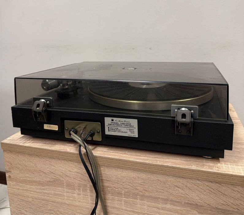 Ретро грамофон NAD 202 - ремъчно задвижване - Made in Japan