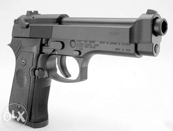 Pistol PUTERNIC (F. RAR) AUTOMATIC cu aer comprimat Airsoft +Bonus Co2