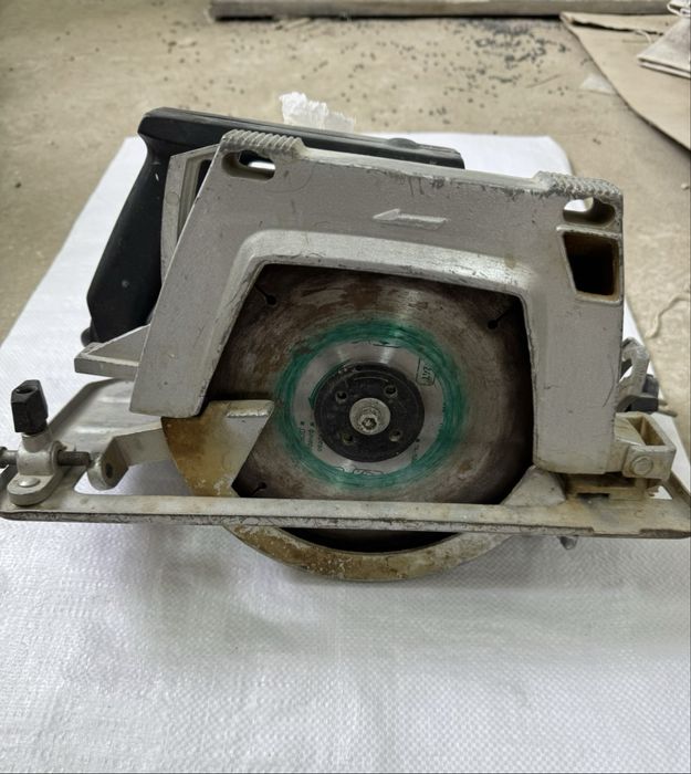 Пневмогайковерт, набор инструментов