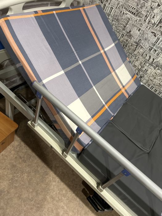 Медицинская кровать