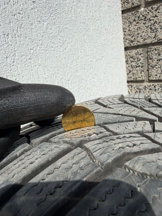 Зимни гуми 205/50R17 KUMHO