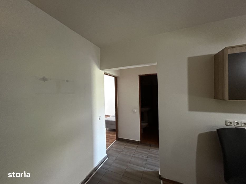 Apartament decomandat, etaj 1, izolat cu balcon inchis, Baragan.