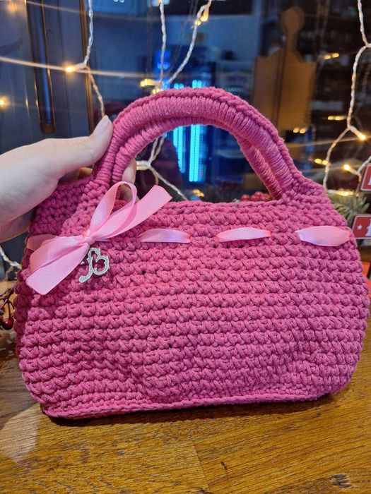 Плетени дамски чанти на една кука