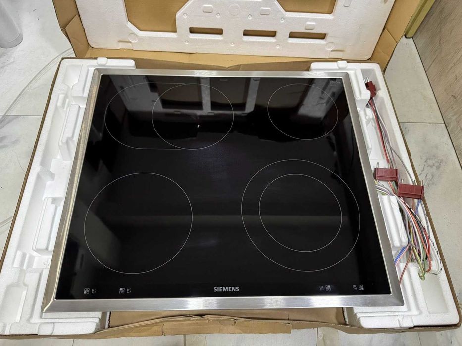 Стъклокерамичен плот Siemens EA645GN17 – нов