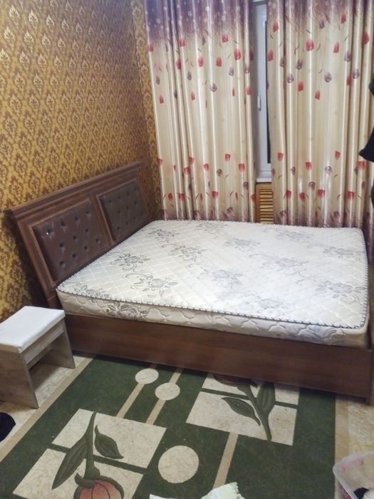 Двуспальная кровать