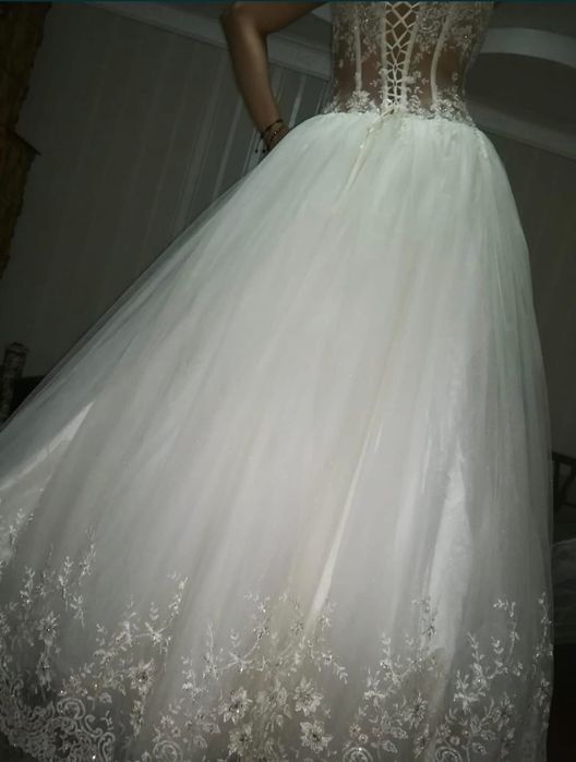 Vând rochii de mireasă