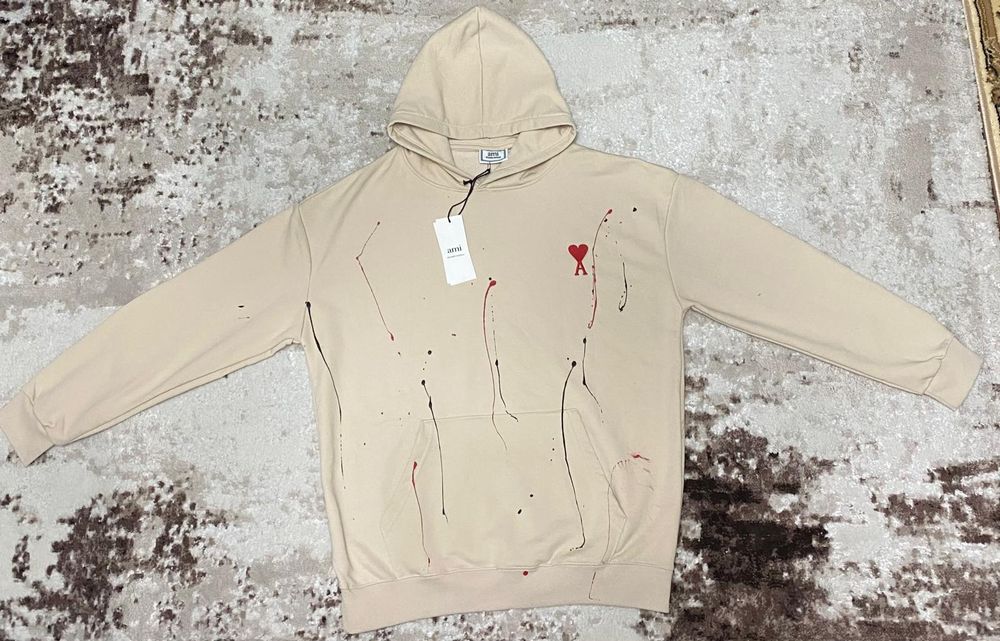 Vând hanorac nou de bărbați Ami