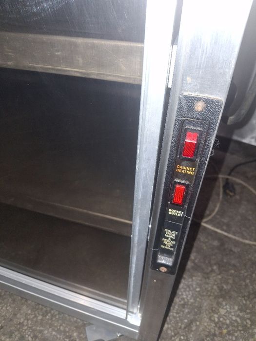 Топъл шкаф/ лувератор