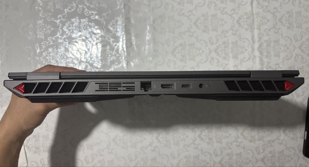 Thunderobot Hunter R16 (i9 / RTX 4060 / 240Hz)