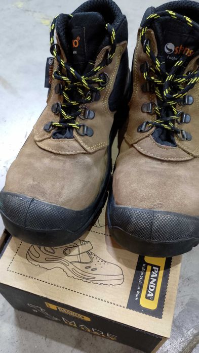 Работни обувки различни