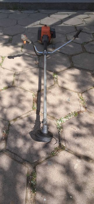 Продавам тример HUSQVARNA 553 RS-професионален