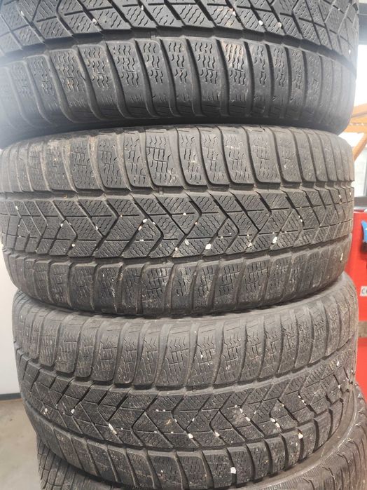 4бр. зимни гуми 235/40/19 Pirelli
