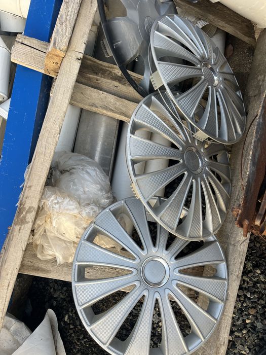 Продам колпак для колесы размер 15, 3штуки цена 4000тг