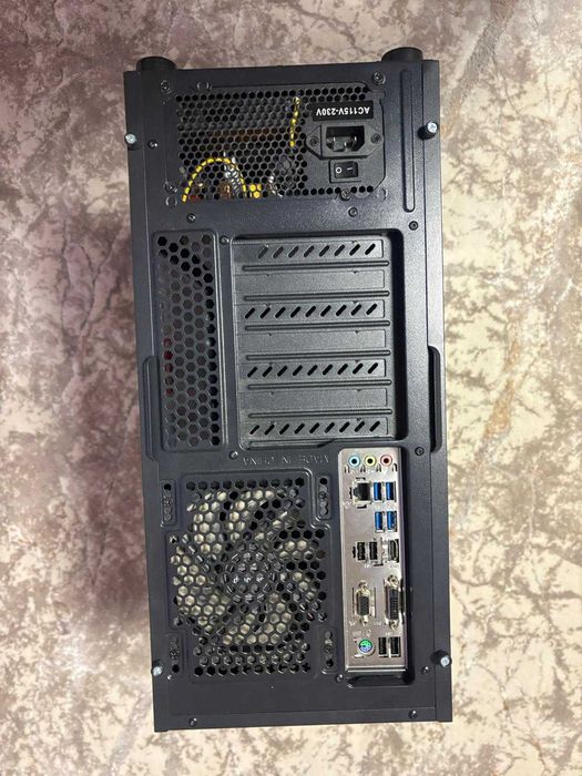 Unitate / Calculator / PC Gaming Corvus AMD Ryzen 3 16GB RAM